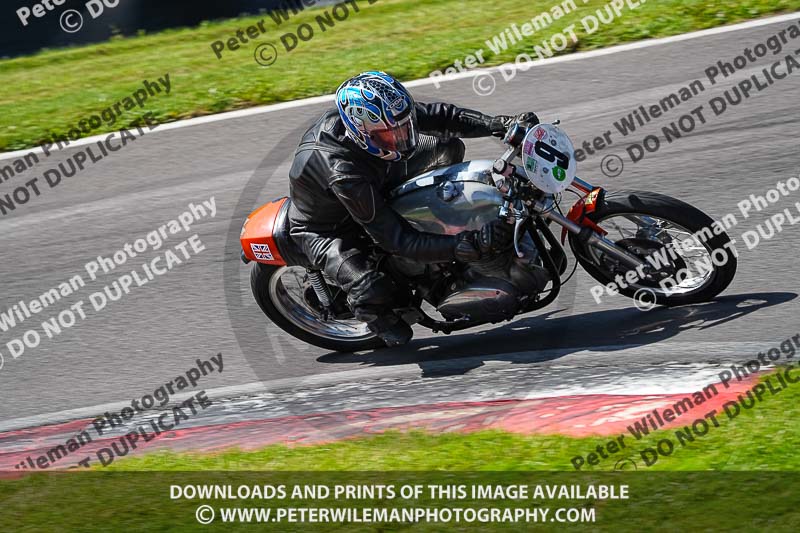 Vintage motorcycle club;eventdigitalimages;mallory park;mallory park trackday photographs;no limits trackdays;peter wileman photography;trackday digital images;trackday photos;vmcc festival 1000 bikes photographs